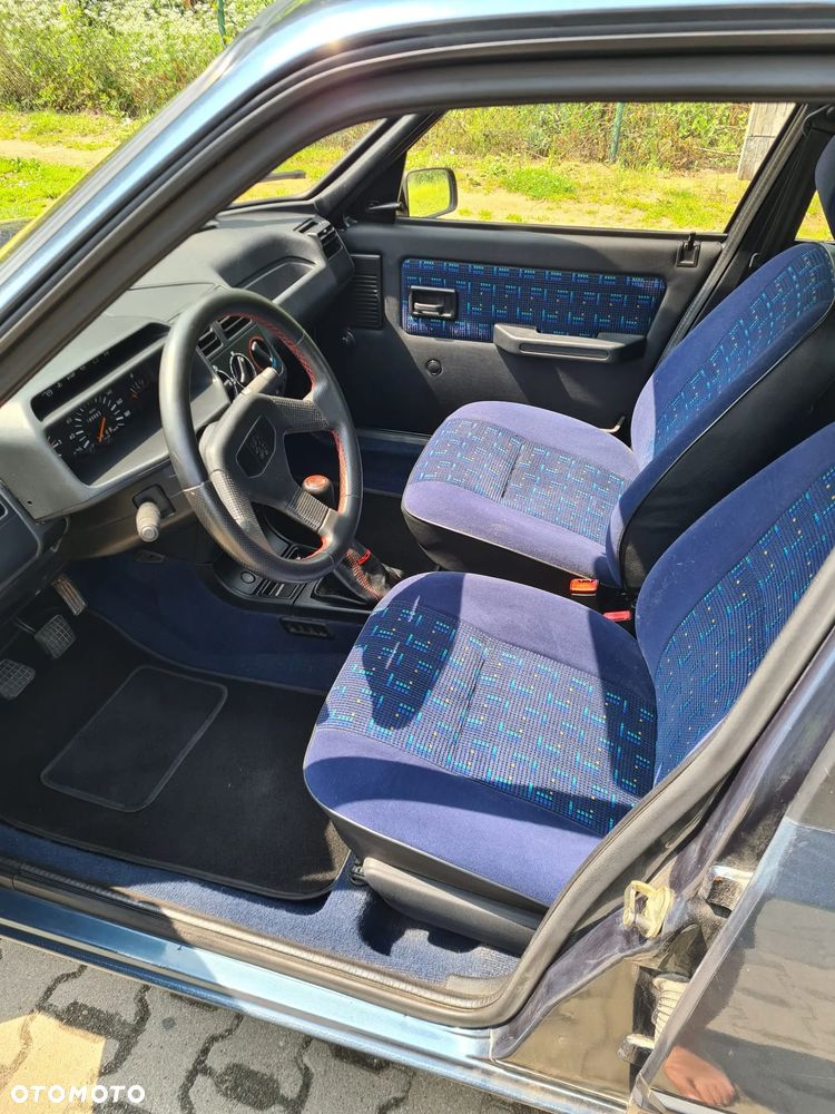 Peugeot 205 - 4