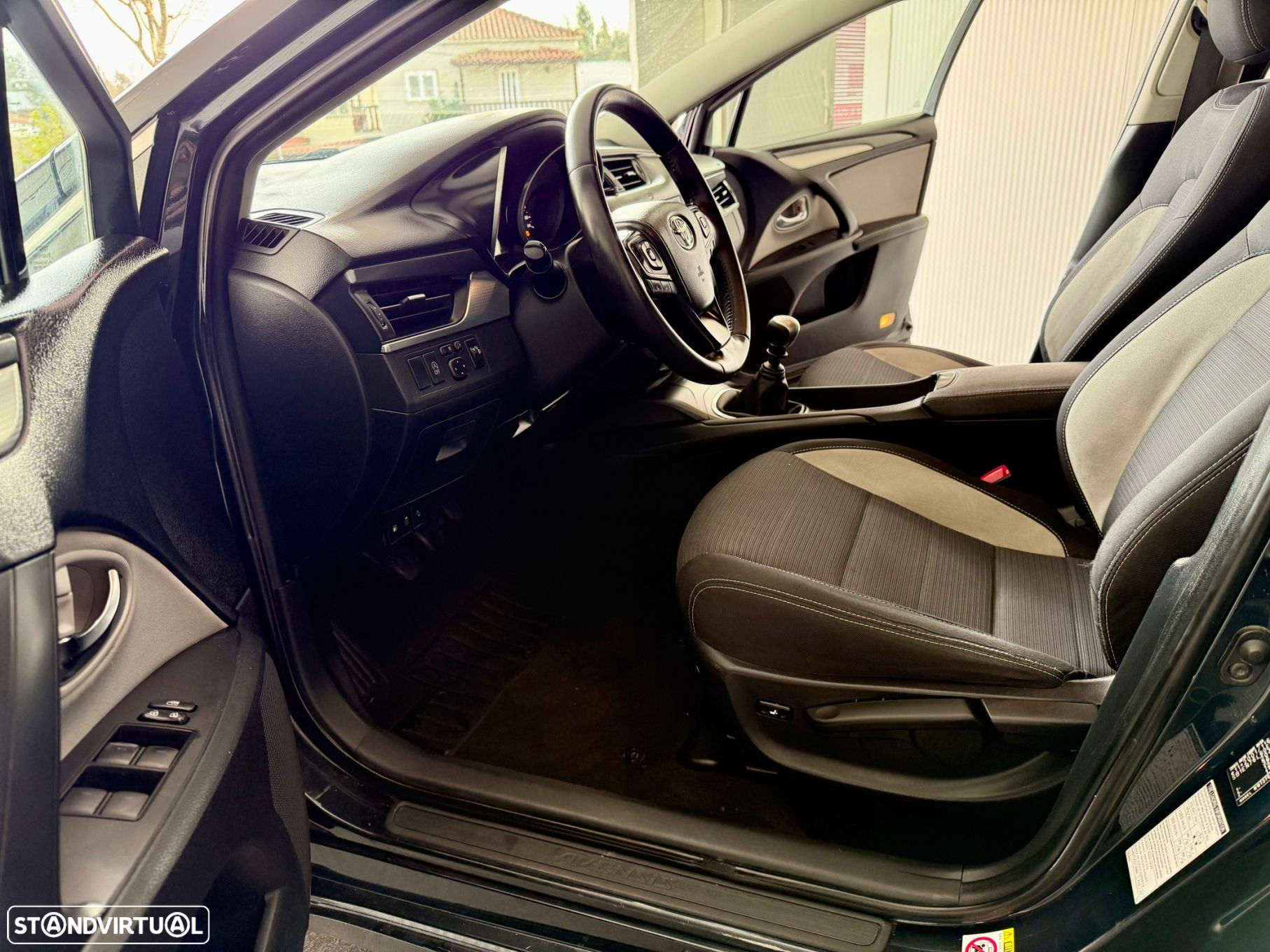 Toyota Avensis Touring Sports 1.6 D-4D Edition-S - 14
