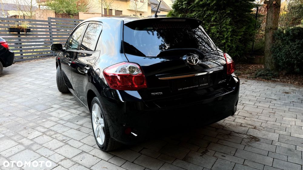 Toyota Auris 1.6 Executive - 12