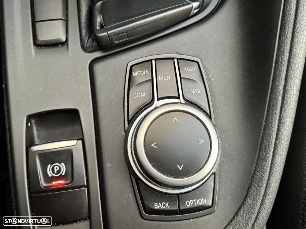 BMW X1 16 d sDrive Auto - 12