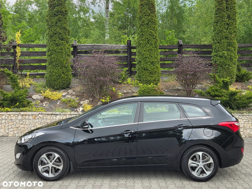 Hyundai i30 Kombi 1.6 GDi DCT Premium - 4