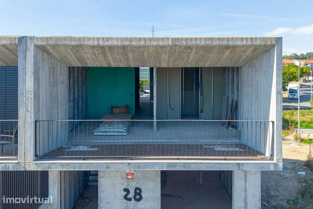 Moradia em Estrutura nas Proximidades de Braga - Grande imagem: 5/25