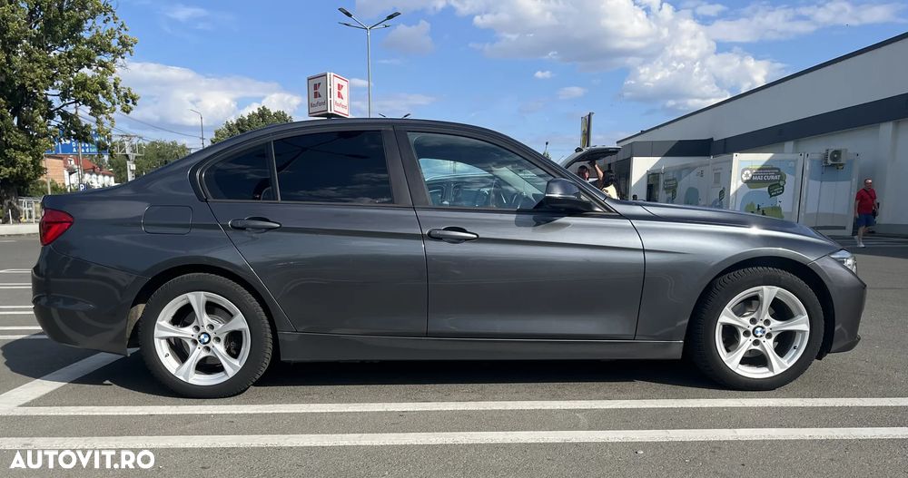 BMW Seria 3 316i - 5