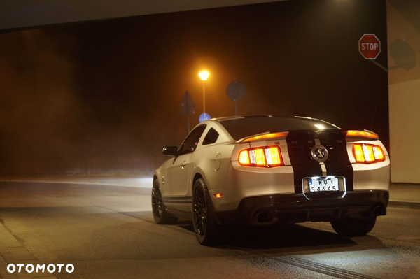 Ford Mustang 2013-2014 spoiler klapy styl GT500