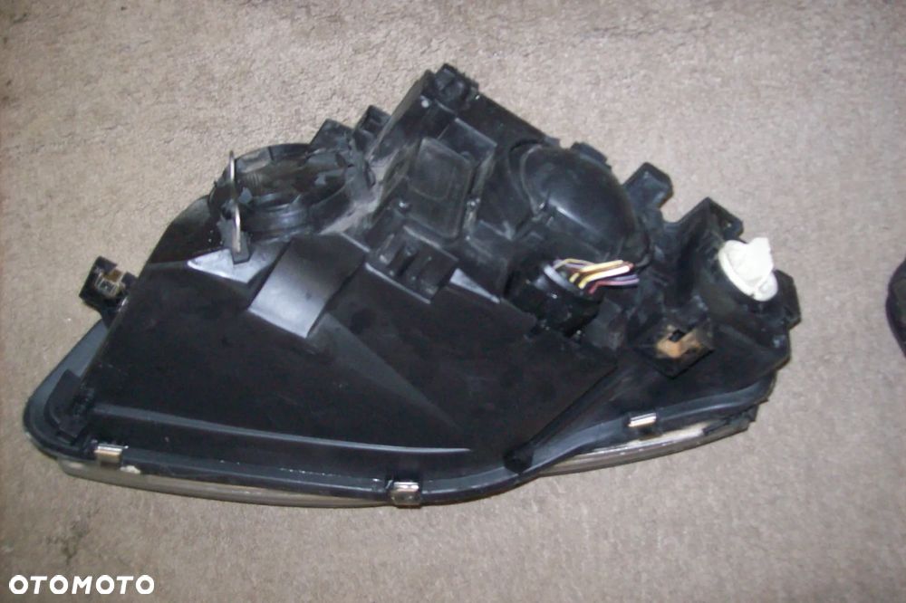LAMPA PRZEDNIA PRAWA AUDI A4 B7 EUROPA - 8