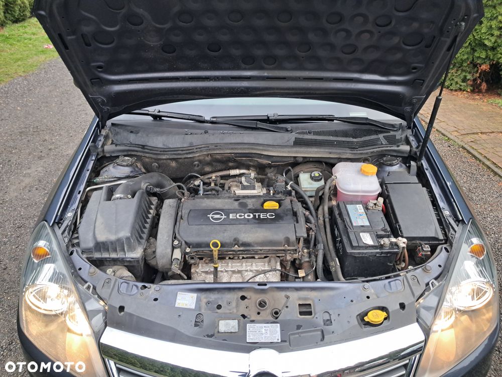 Opel Astra 1.8 Sport - 32