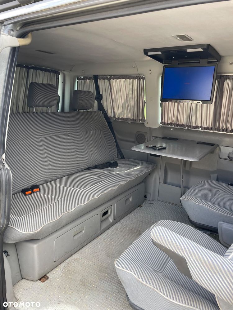 Volkswagen Multivan - 37