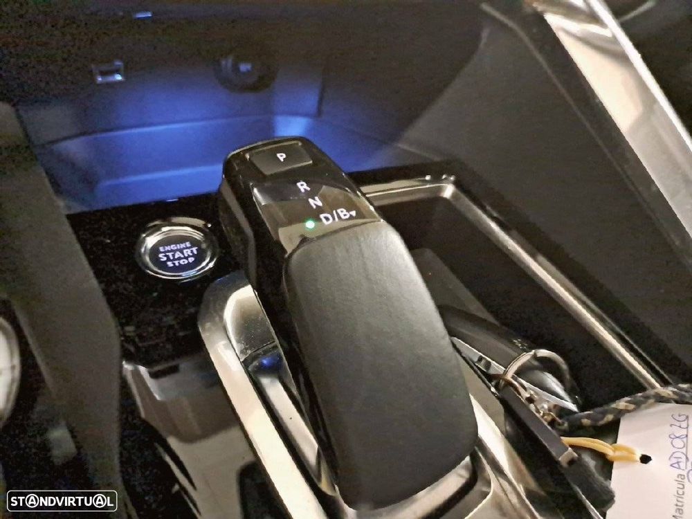 Peugeot 3008 1.6 Hybrid Allure e-EAT8 - 19