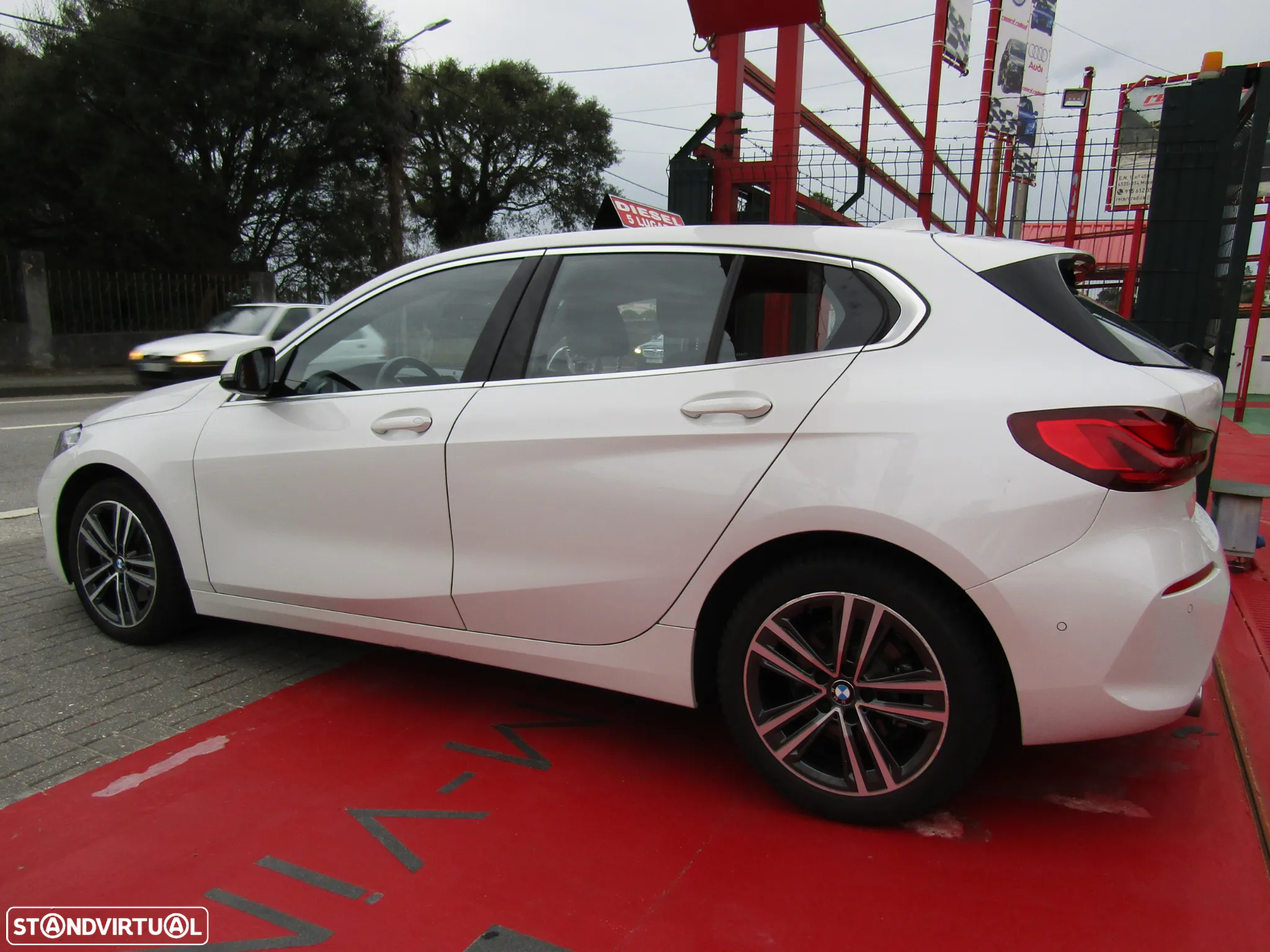 BMW 116 d Aut. Sport Line - 4