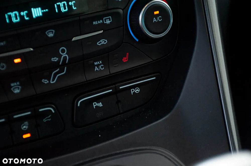 Ford Kuga - 25