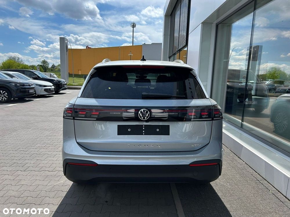 Volkswagen Tiguan - 12
