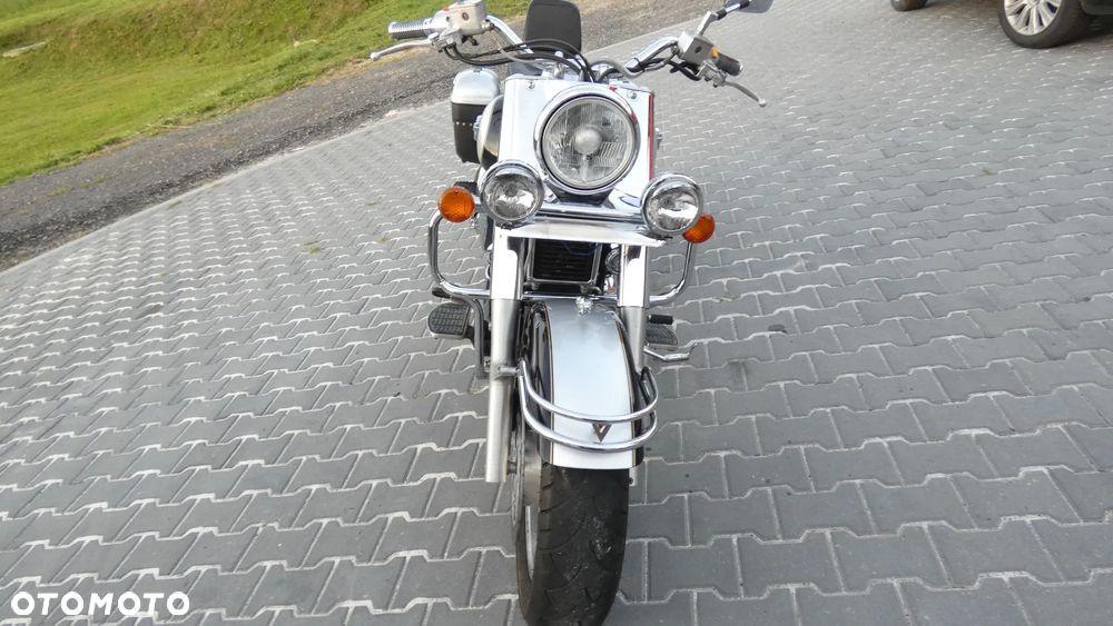 Suzuki Intruder - 4