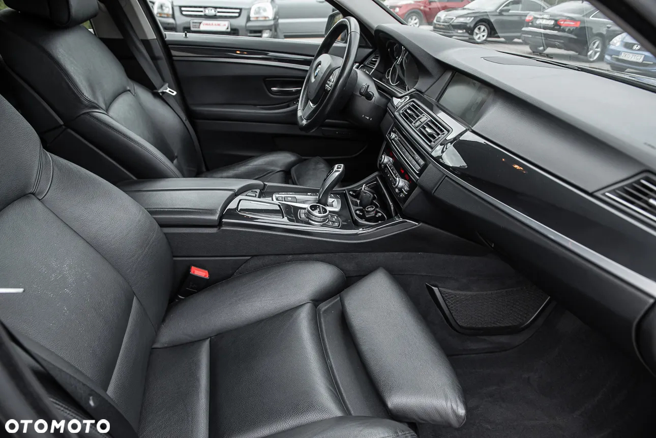 BMW Seria 5 535d Luxury Line - 33