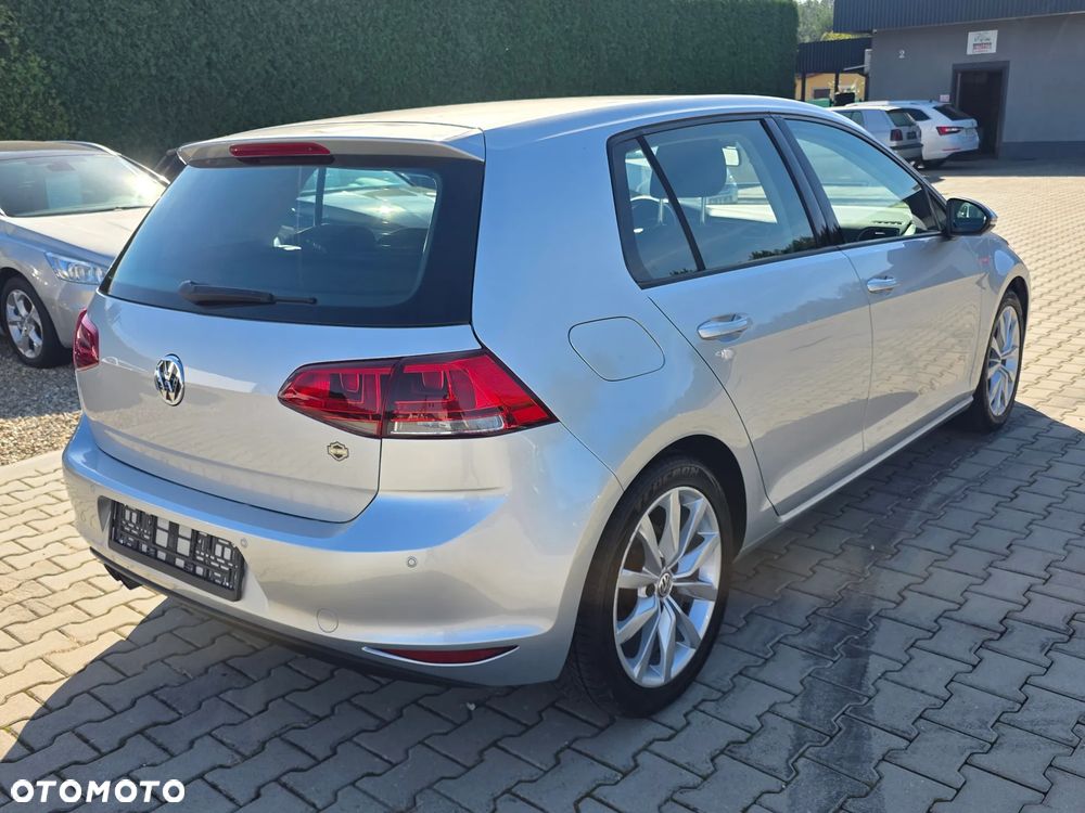 Volkswagen Golf - 11