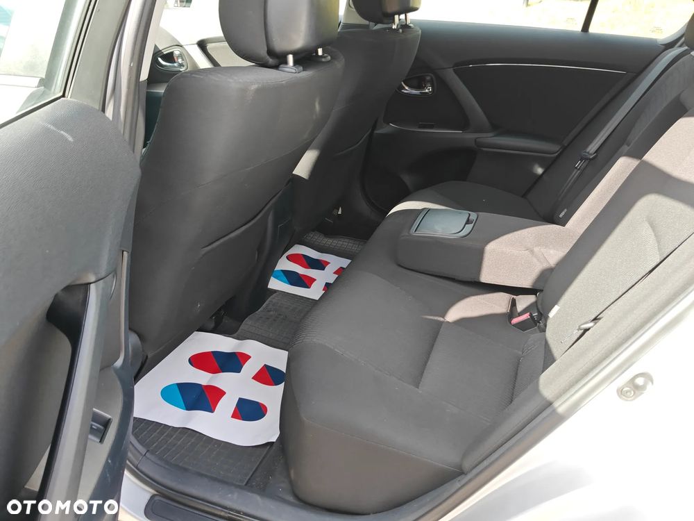 Toyota Avensis 2.0 D-4D Premium - 11