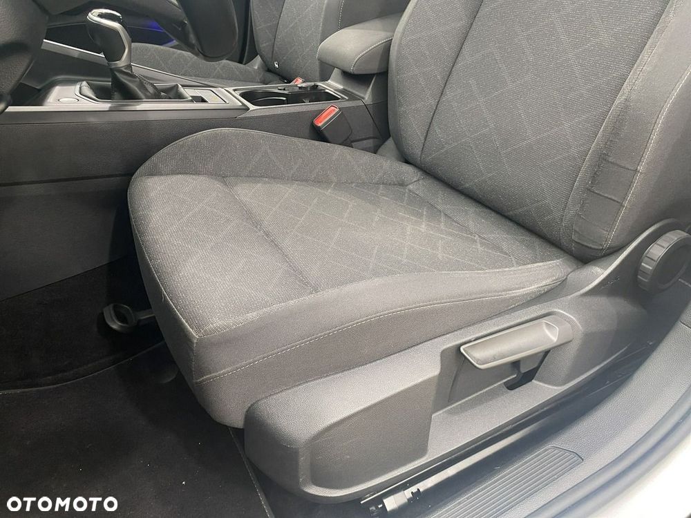 Volkswagen Golf - 18