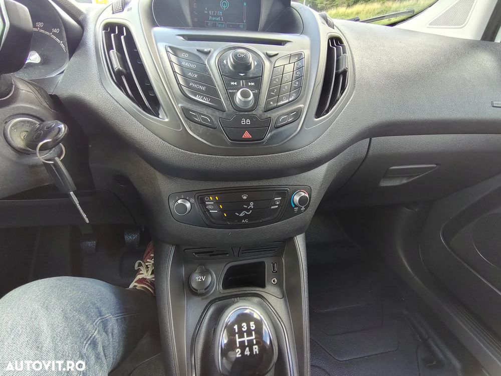 Ford Courier - 18
