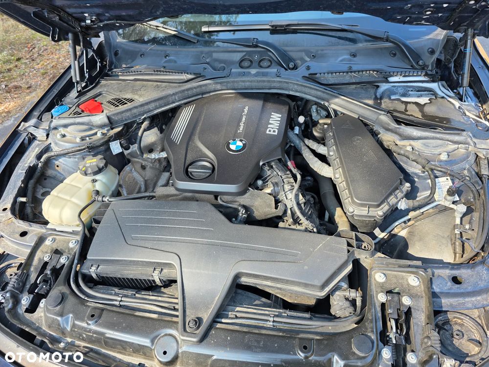 BMW Seria 3 320d Touring - 23