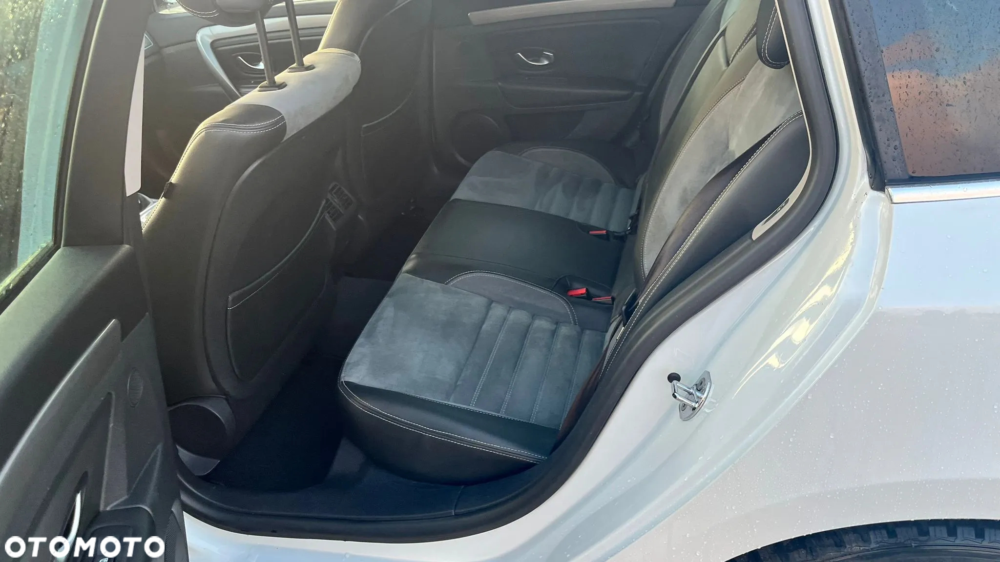 Renault Laguna ENERGY dCi 175 FAP Start & Stop Bose Edition - 14