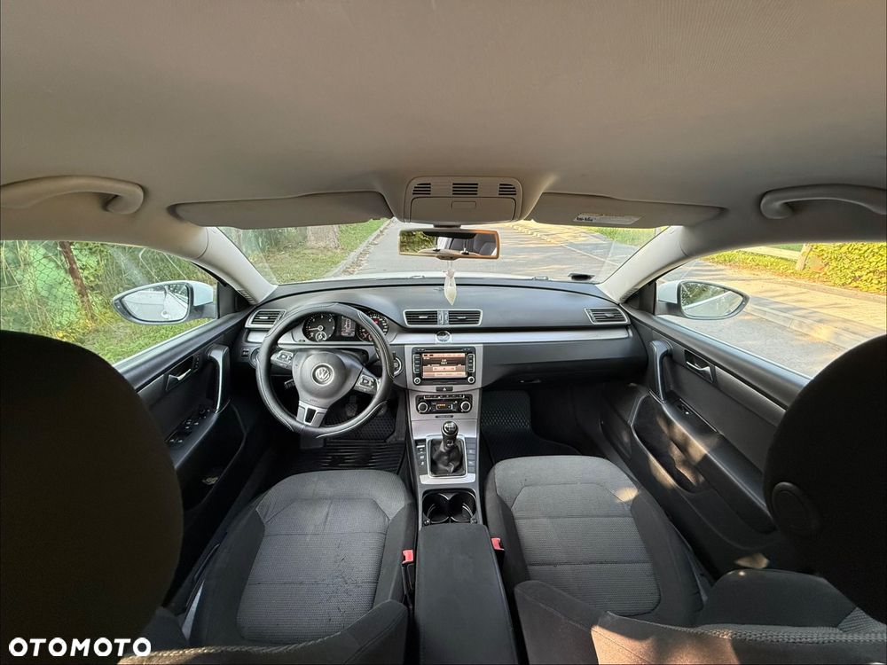 Volkswagen Passat - 8