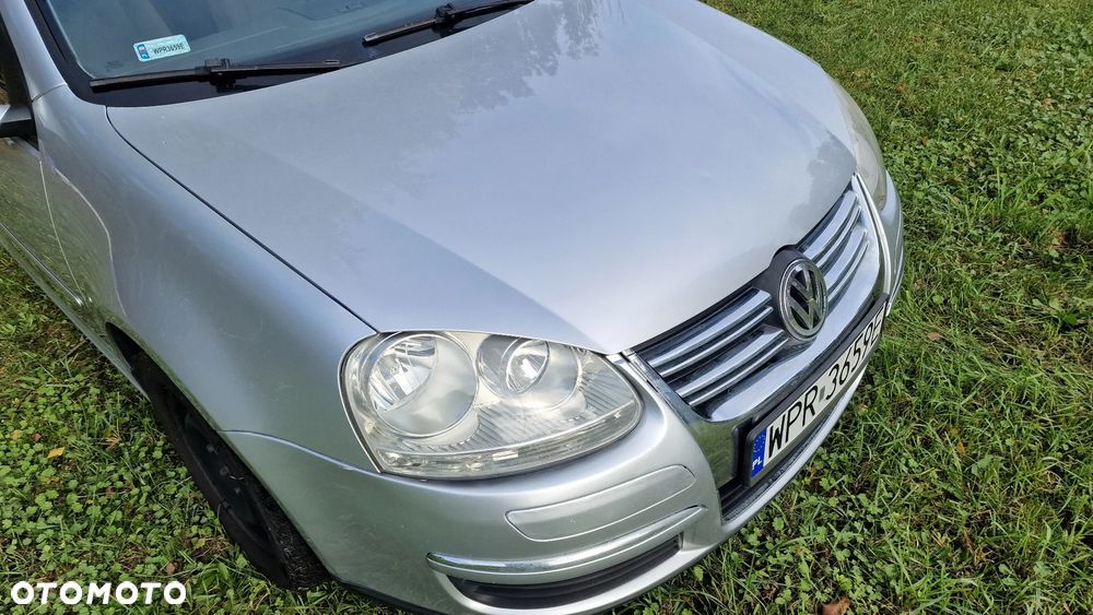 Volkswagen Golf - 25