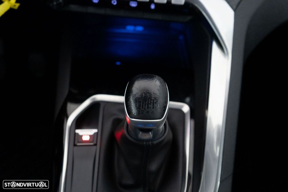 Peugeot 3008 1.2 PureTech Allure - 24