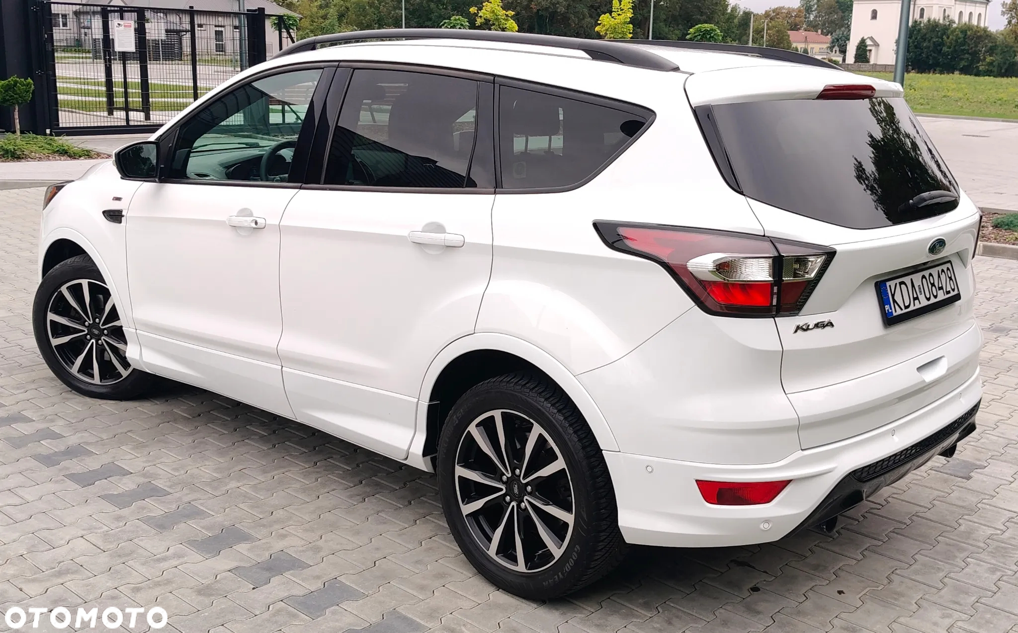 Ford Kuga 2.0 TDCi 2x4 ST-Line - 14