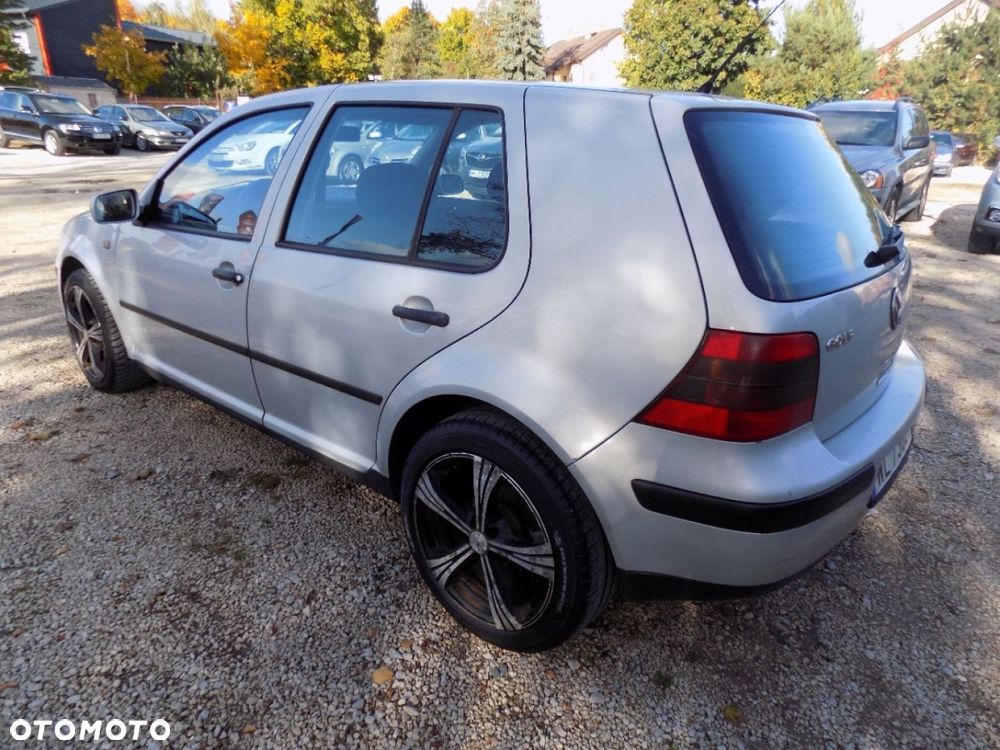 Volkswagen Golf - 4