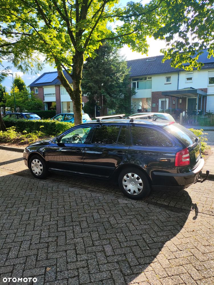 Skoda Octavia 1.6 Elegance - 3