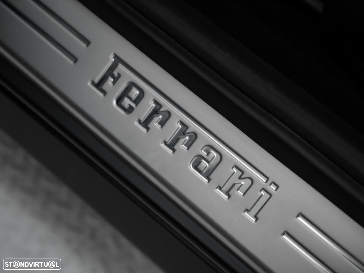 Ferrari GTC4 Lusso - 37