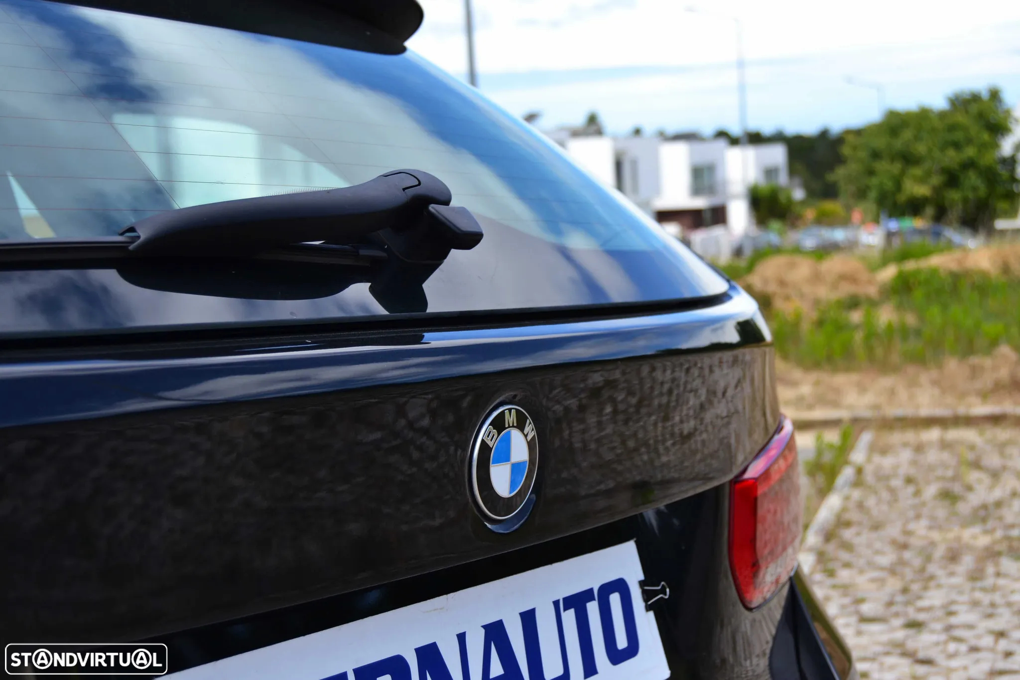 BMW 318 d Touring - 10