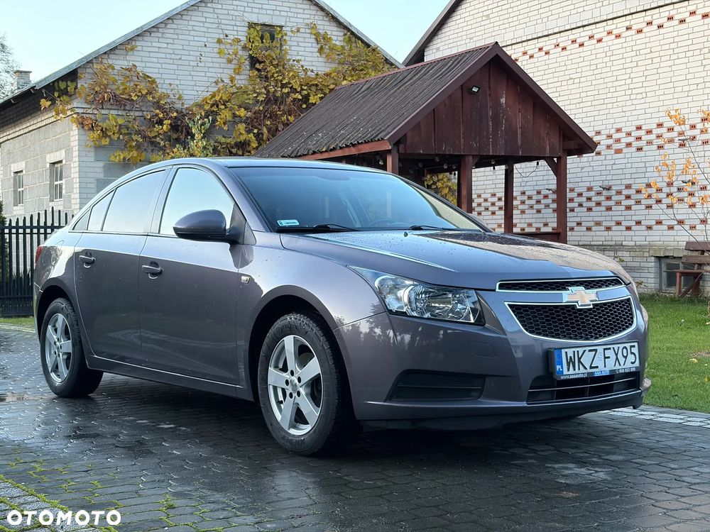 Chevrolet Cruze 1.6 LS - 2