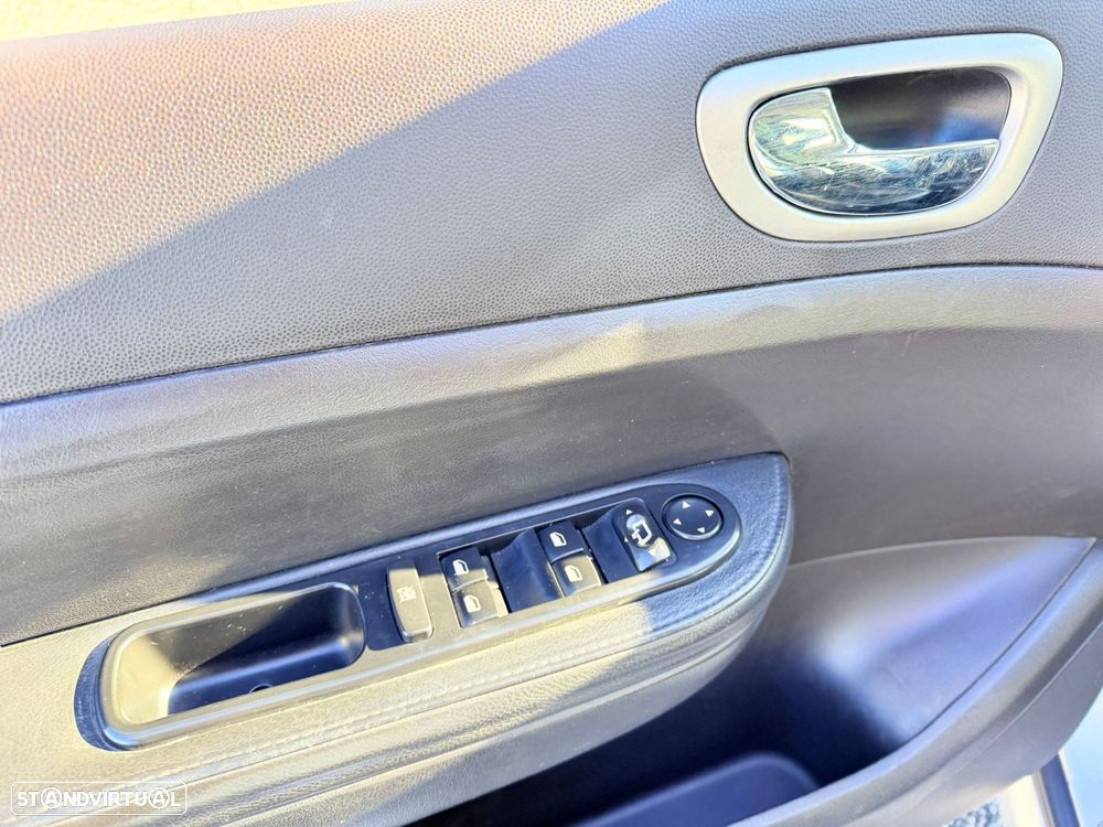 Peugeot 307 SW 1.6 HDi FAP Sport - 15