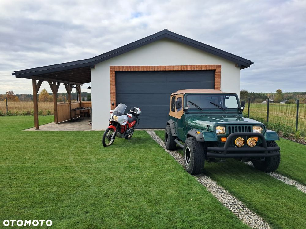 Jeep Wrangler - 2