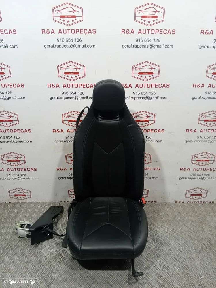 Conjunto de Bancos Frente Frontais Mercedes SLK R171 em Pele AMG Original - 9