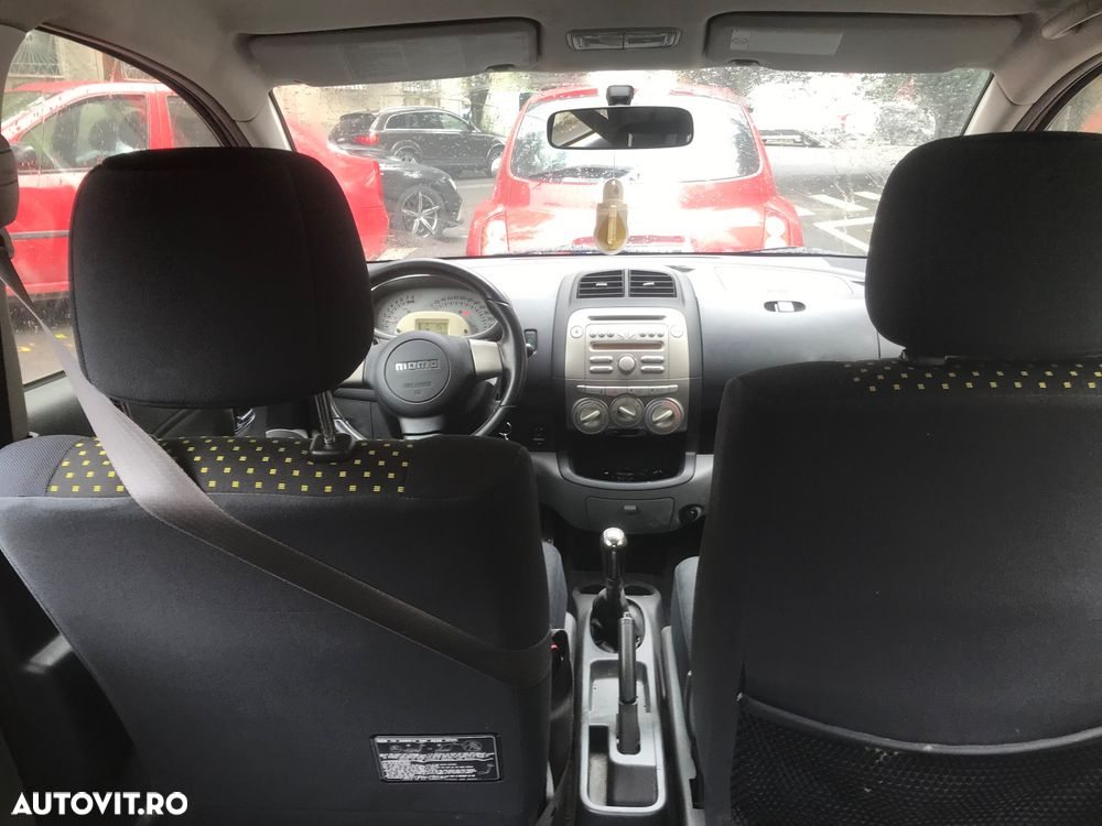 Daihatsu Sirion - 6