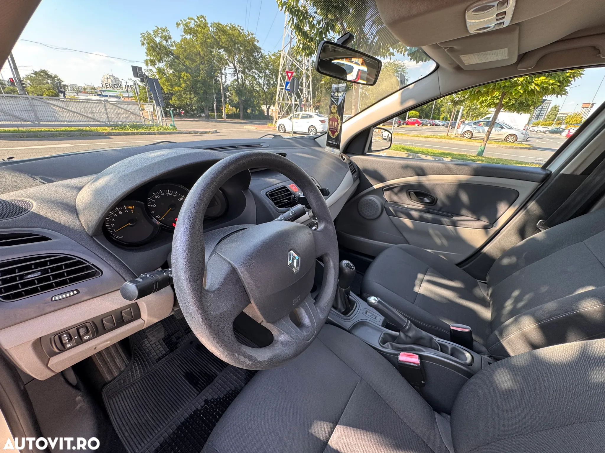 Renault Fluence 1.6 16V Authentique - 9