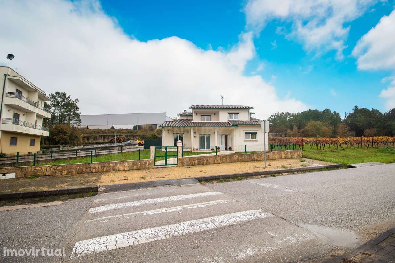 Moradia T4 a poucos minutos do centro de Soure - Grande imagem: 3/60