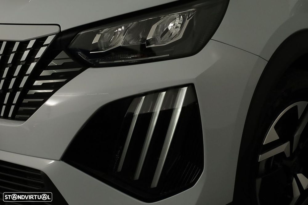 Peugeot 2008 1.2 PureTech Allure EAT8 - 6