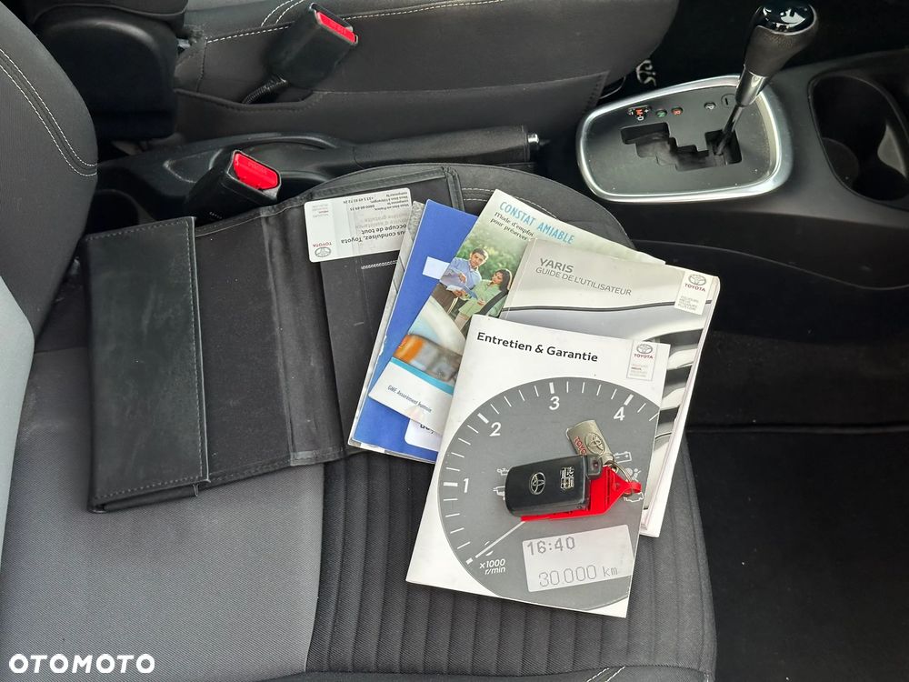 Toyota Yaris 1.5 Premium CVT - 18