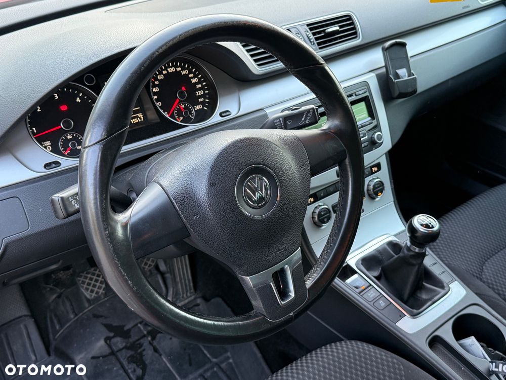 Volkswagen Passat 1.6 TDI Trendline - 22