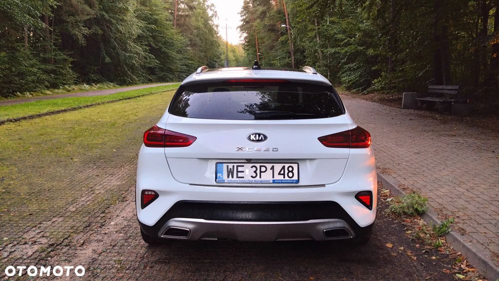 Kia XCeed 1.5 T-GDI L Business Line DCT - 4