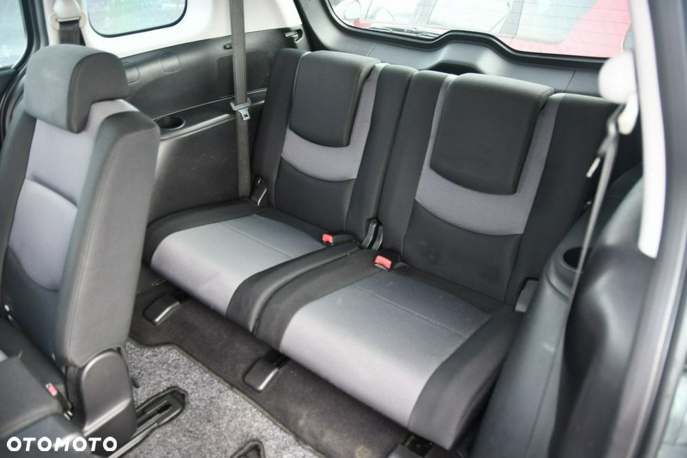 Mazda 5 - 16