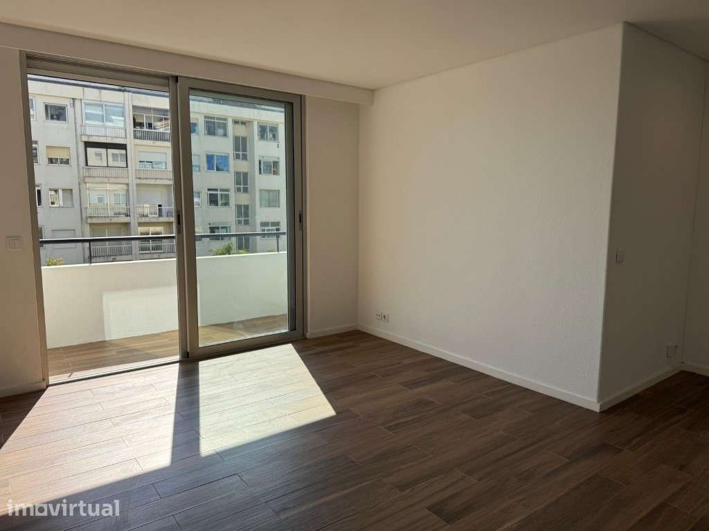 Apartamento T1 com Vista Mar na Foz, Porto - Grande imagem: 4/22