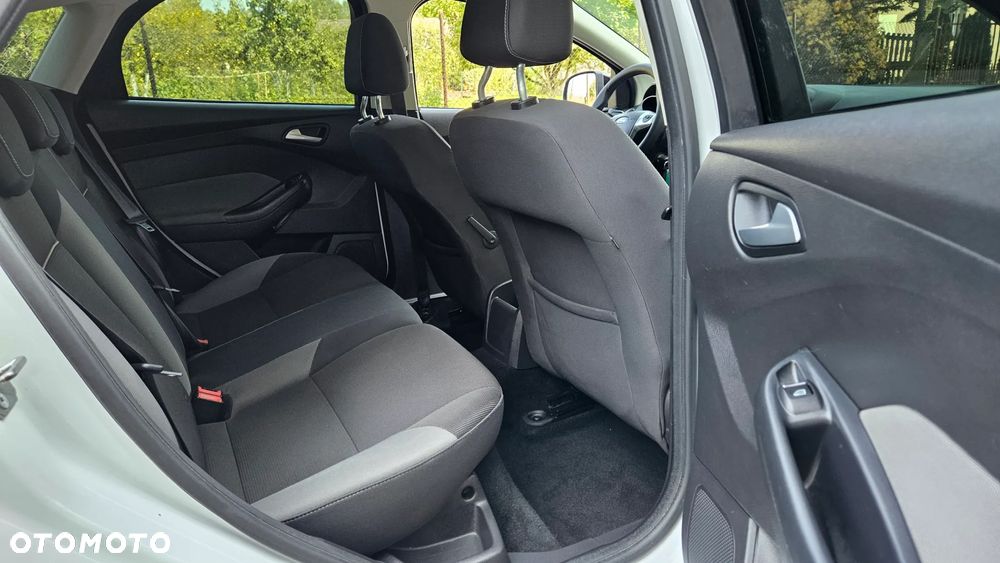 Ford Focus 1.6 Edition - 8