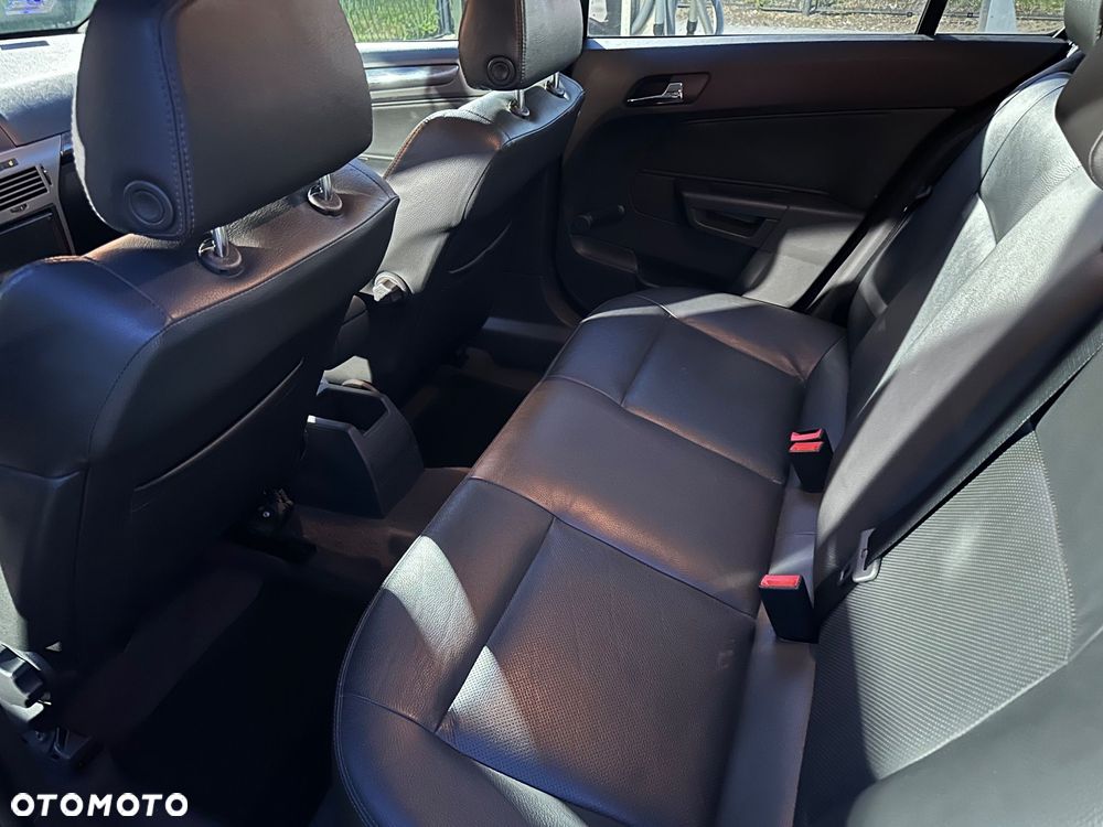 Opel Astra 2.0 T Sport - 11
