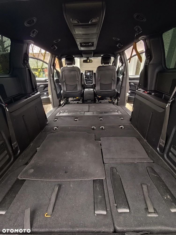 Dodge Grand Caravan 3.6 R/T - 14