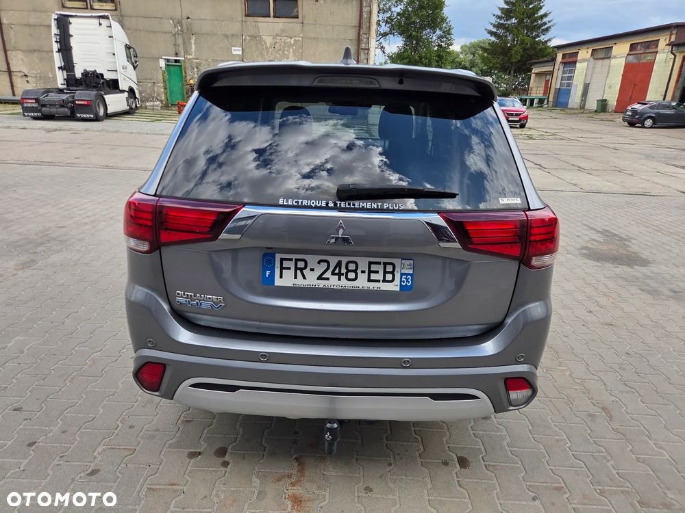 Mitsubishi Outlander - 7