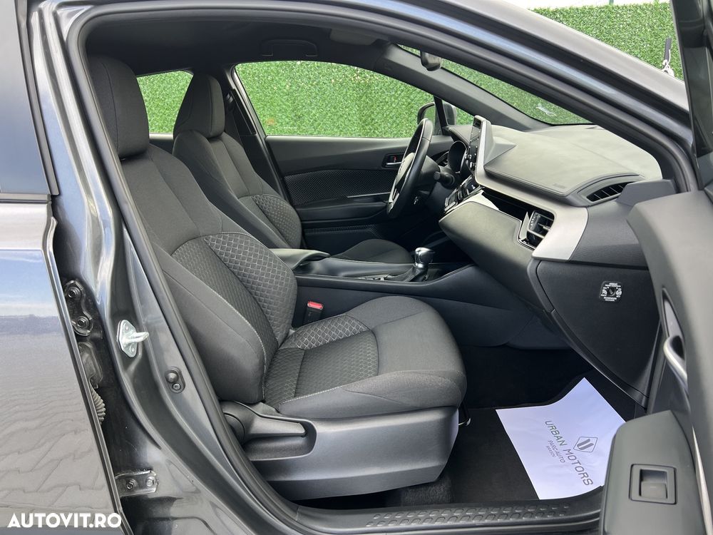 Toyota C-HR 1.8 HSD 4x2 CVT C-lassy LED - 14