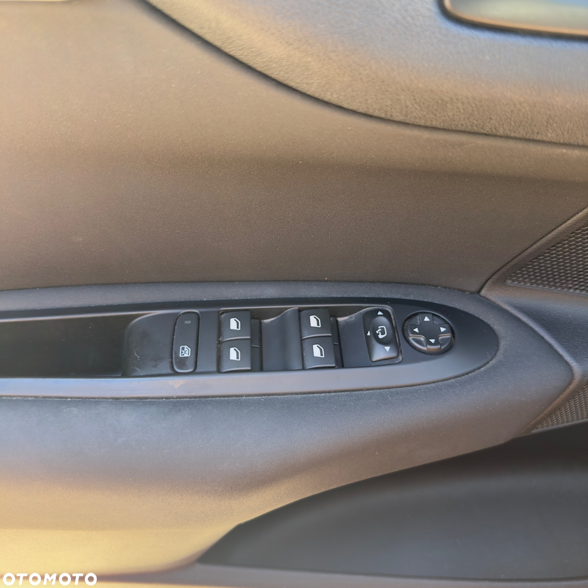 Citroën C4 1.2 e-THP Exclusive - 10